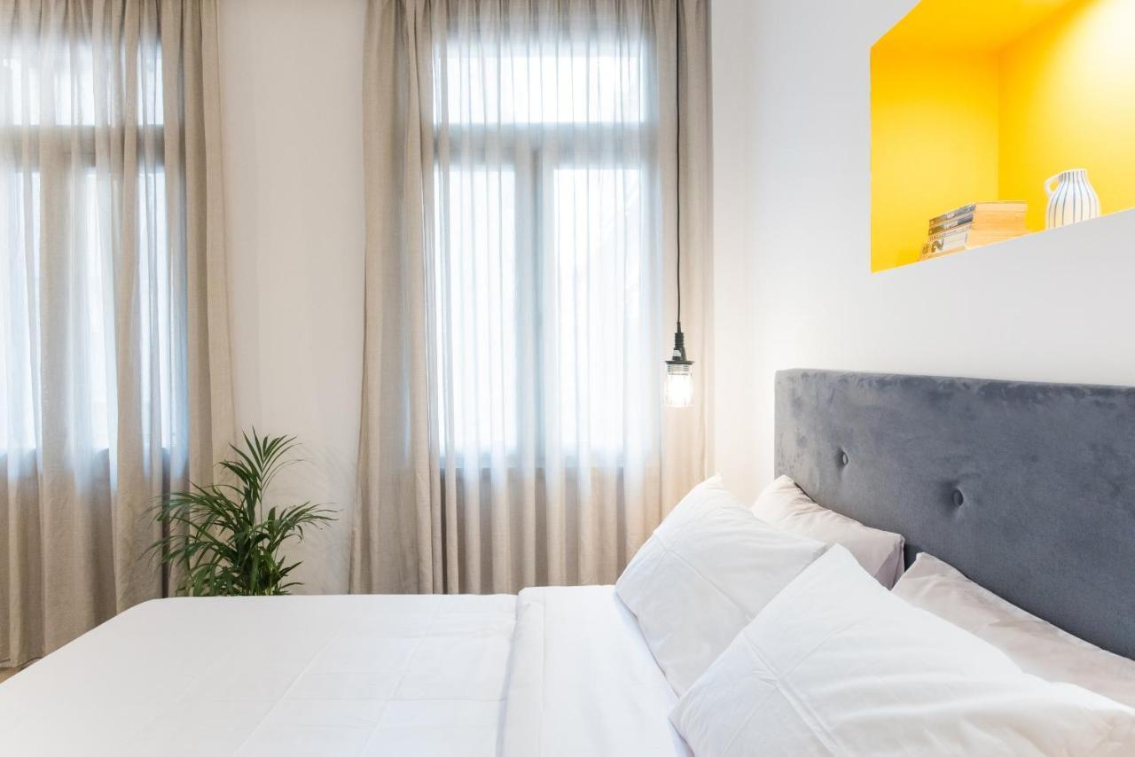 Monk Monastiraki Suites أثينا المظهر الخارجي الصورة